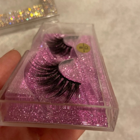 🆕3D Mink Eyelashes - Picture 2 of 3